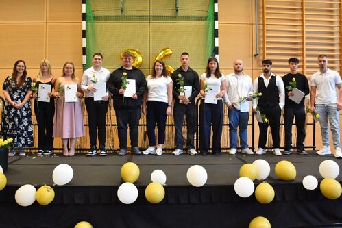 Abschlusszeugnisse für 155 Fachabiturienten