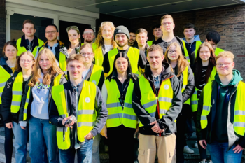 Industriekaufleute erleben Produktion hautnah