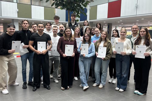 Erfolgreicher Abschluss der Industriekaufleute 2026 Gruppenfoto